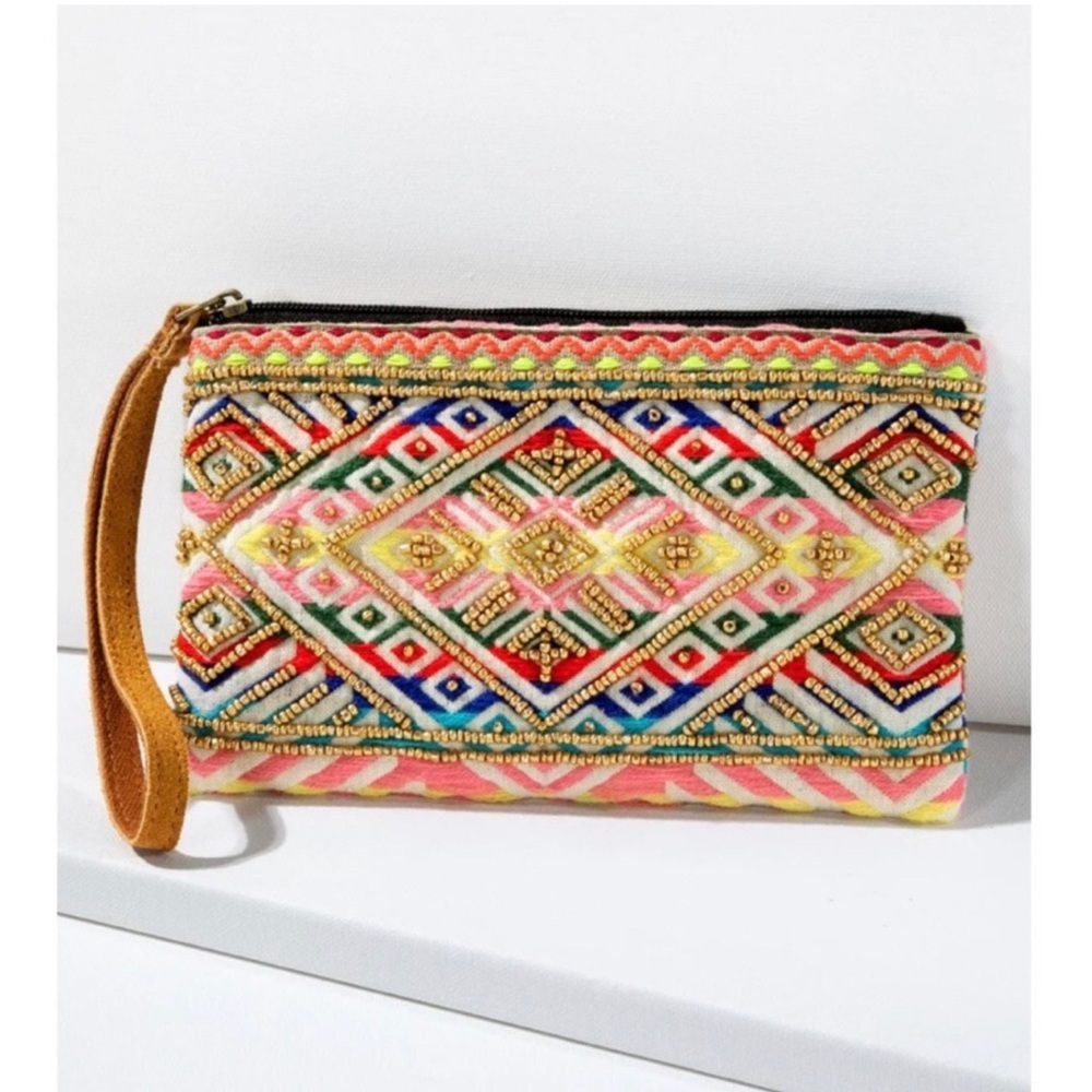 Ruggine Handmade Diamond Pattern Wristlet